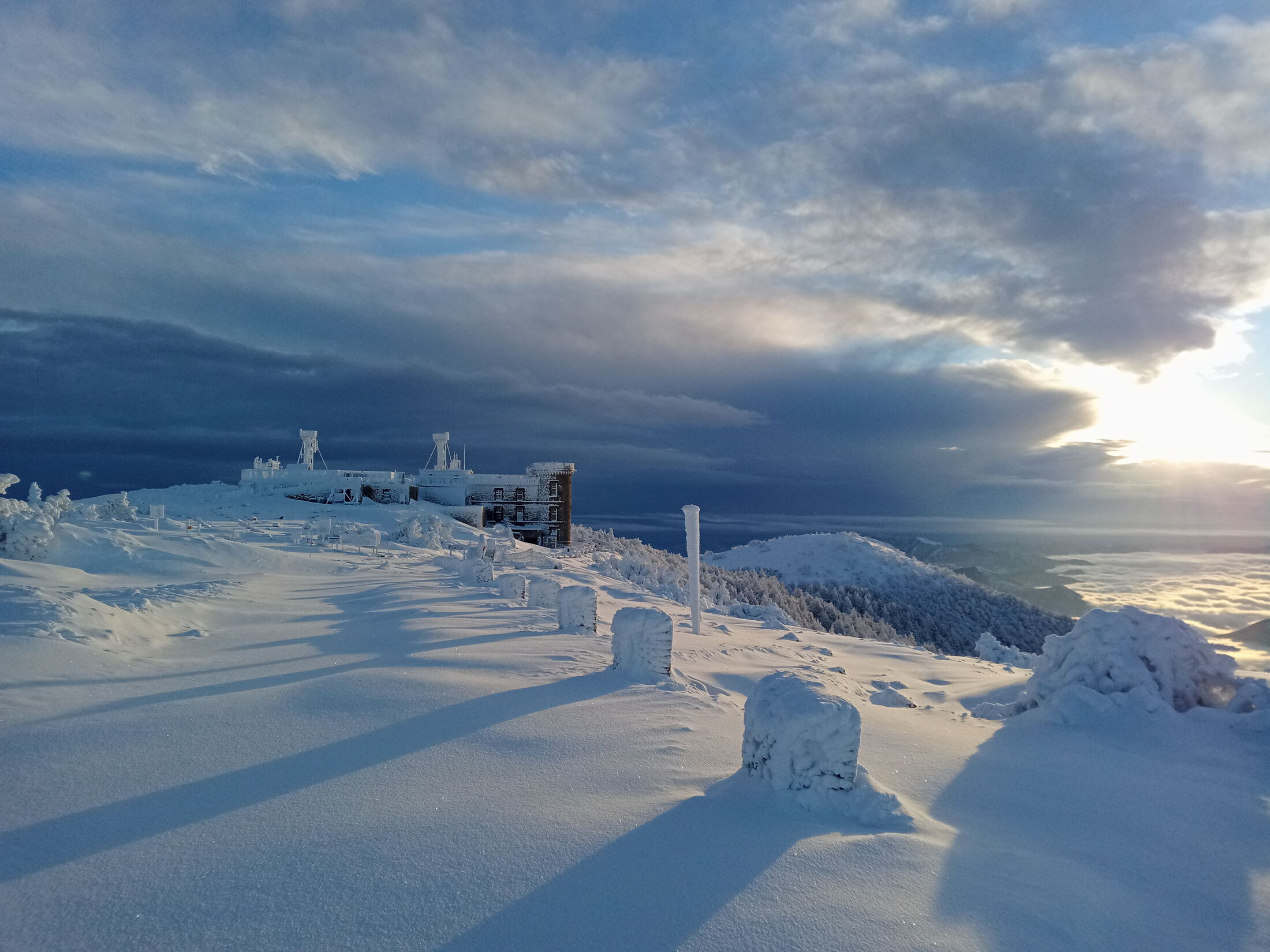 Observatoire du Mont Aigoual sous la neige